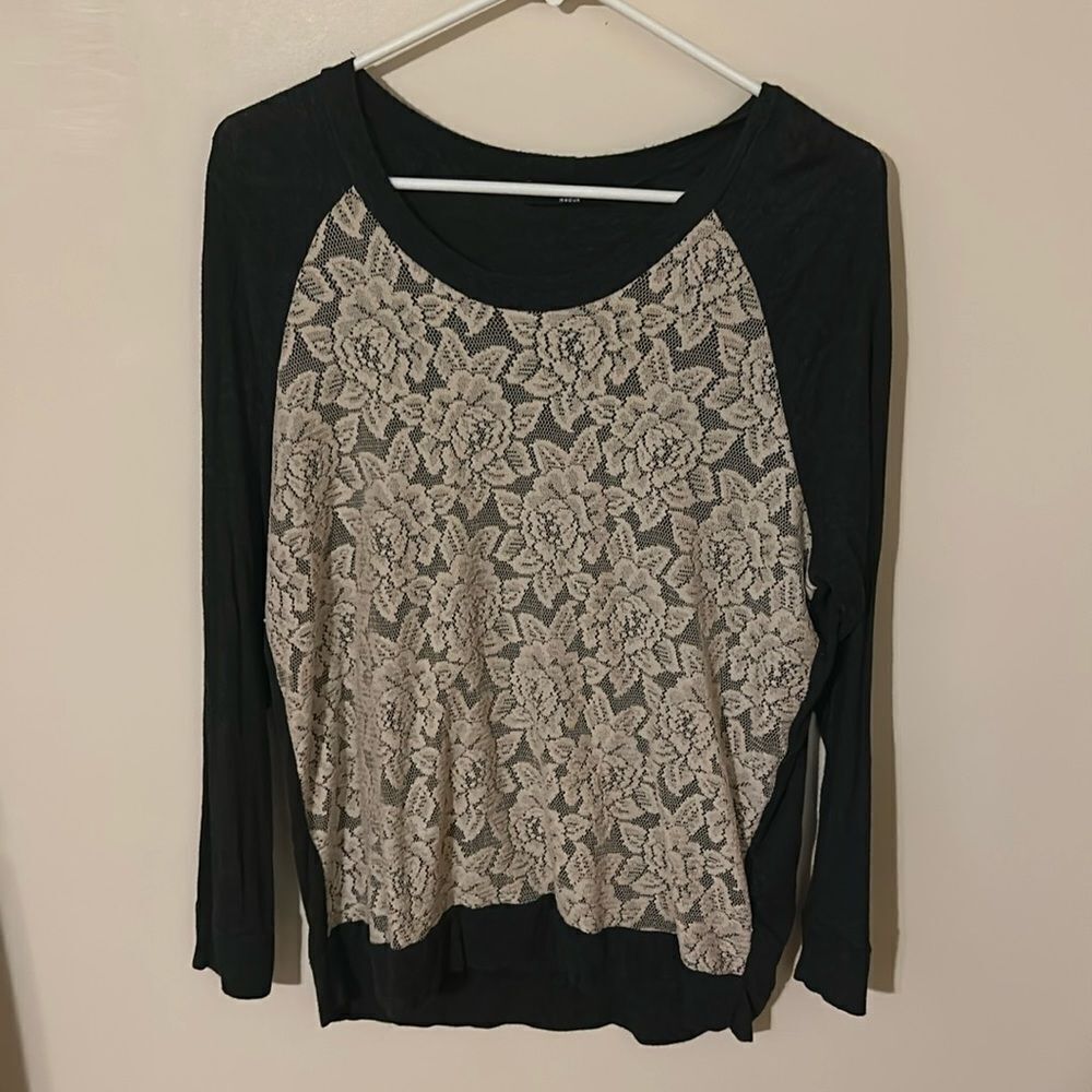 Kim & Cami gray cream laced long sleeve top
